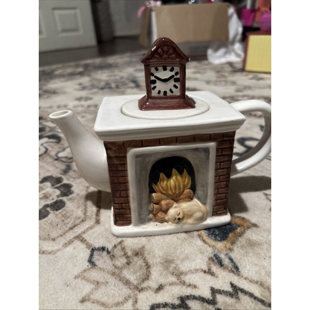 Vintage Fireplace Mantle Cat by Fire Clock Teapot with Lid - Picture 2 of 7